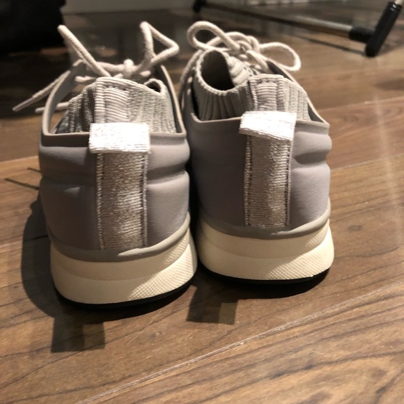 NWOT Zara grey/silver sneakers size 6 - Picture 3 of 7